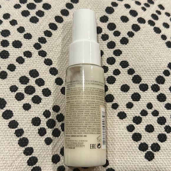 NEW OUAI Leave in Conditioner Spray - 25ml - Picture 3 of 5